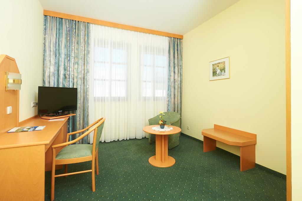 Pension Sprinzl Швехат Номер фото