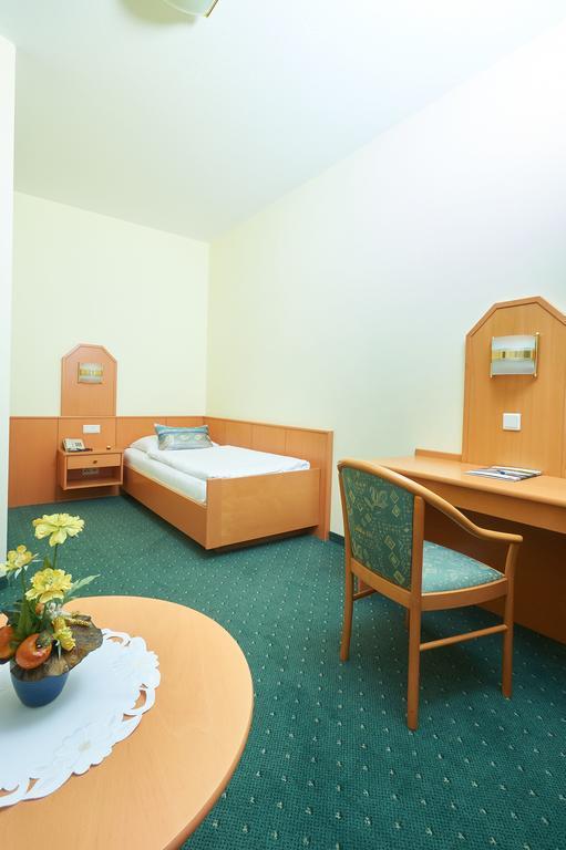 Pension Sprinzl Швехат Номер фото